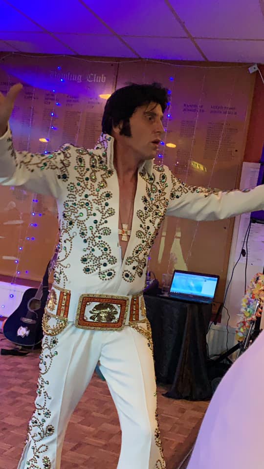 show end surrey chris field as elvis